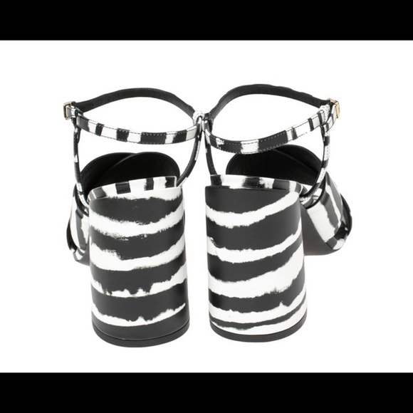 💯 Authentic 
Burberry
Black/White Leather Castlebar Ankle Strap Size - Picture 5 of 7